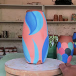 Charger et lire la vidéo dans la visionneuse de la Galerie, Vase en poterie - pièce unique Les Poteries de Sylvie céramique artisanale
