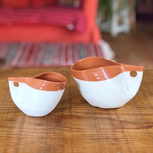 tasse design blanche en poterie - Les Poteries de Sylvie céramique artisanale